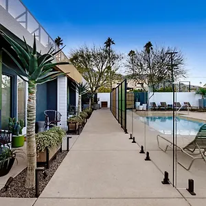 Mahala - 21 And Over (adults Only) **** Palm Springs